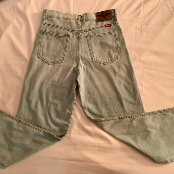 Wrangler Light Wash Denim Jeans - Picture 2 of 6